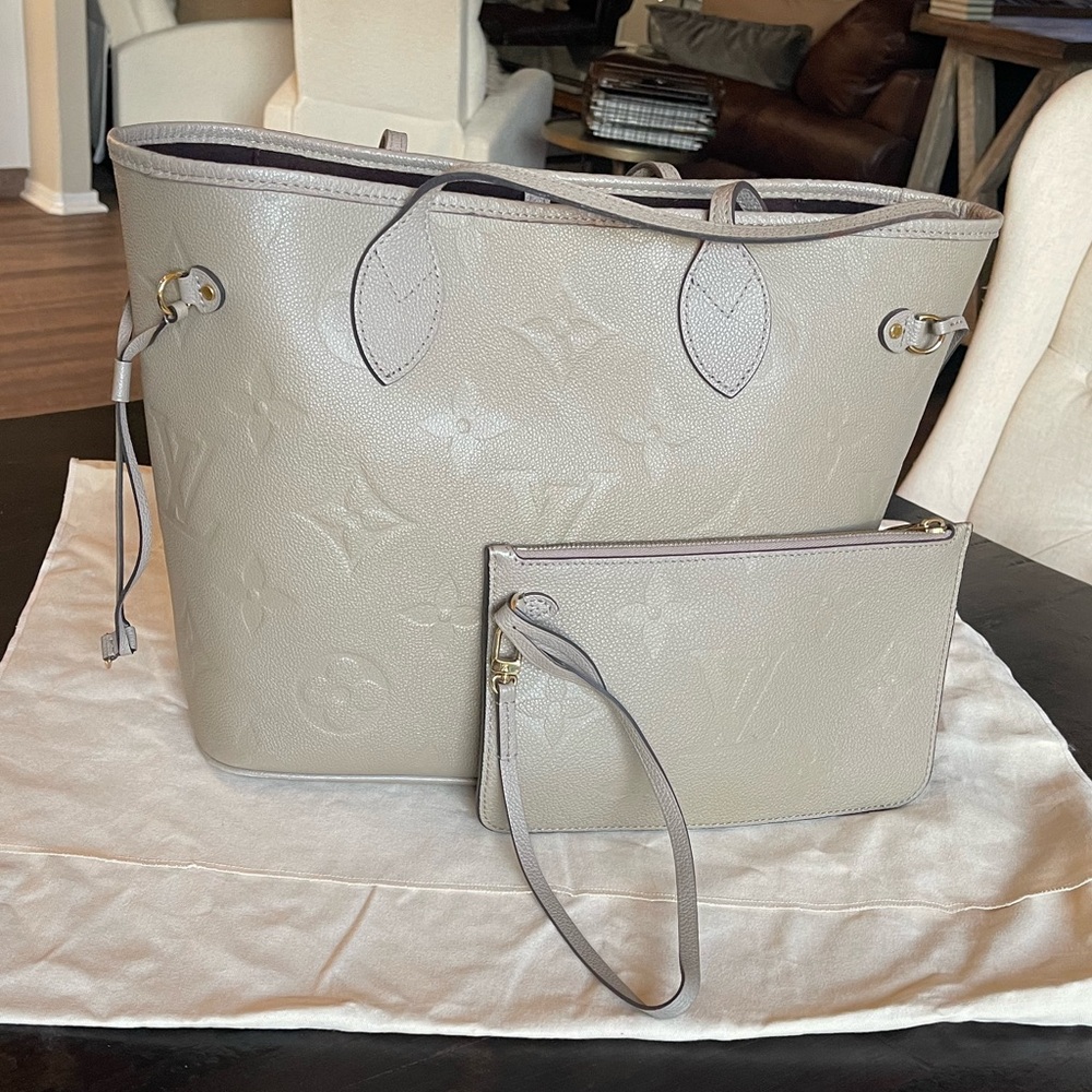 Louis Vuitton Neverfull MM in Turtledove